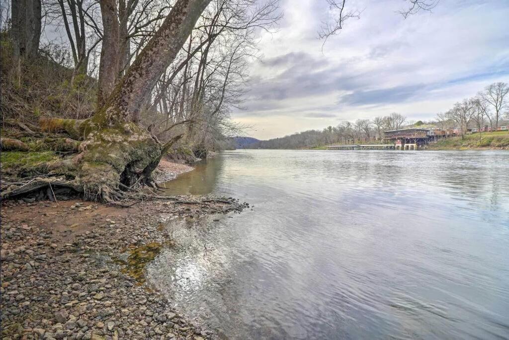 White River House With River Access And Boat Launch Villa Flippin Exteriör bild